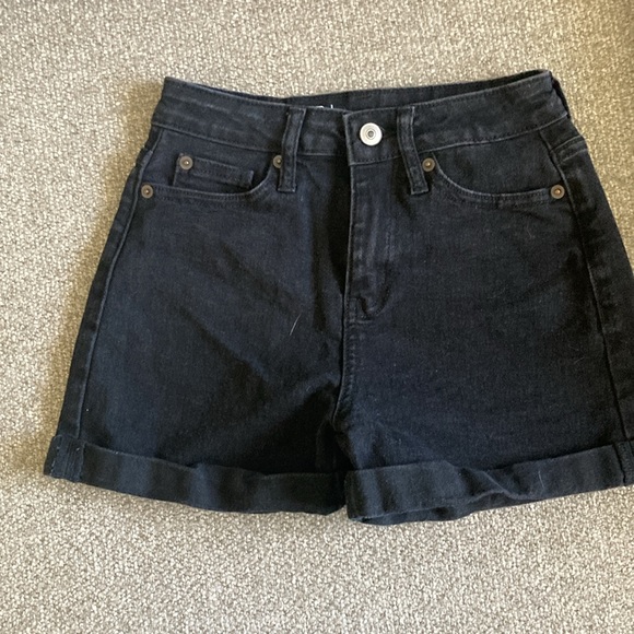 2 pairs of jean shorts - Picture 5 of 7